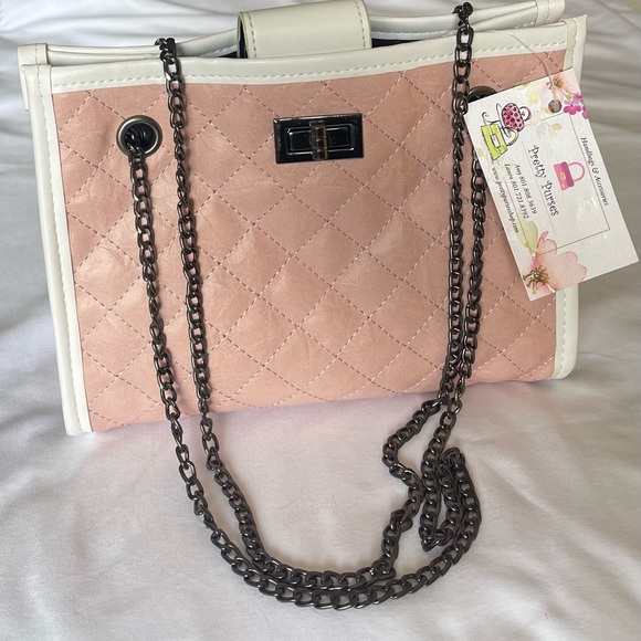 The Unbranded Brand Handbags - Pink and White Quilted Chain Bag